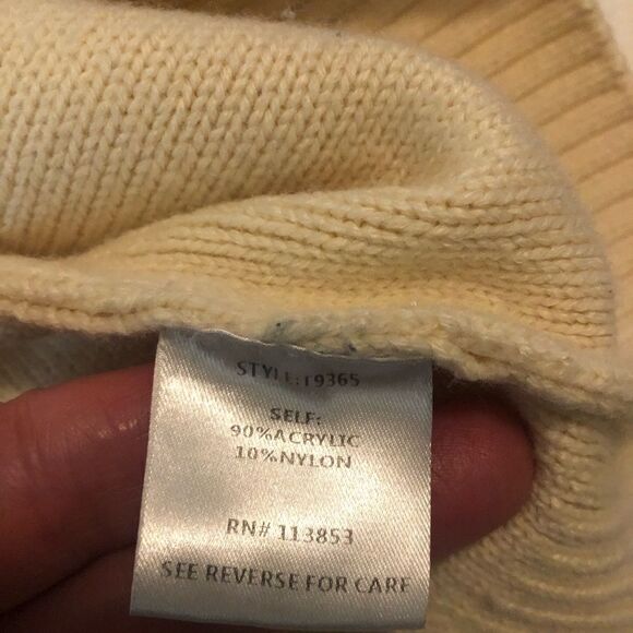 Cute & Cozy Sweater EUC - Picture 6 of 7